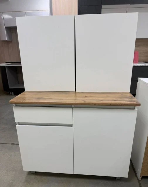 Кухня белая новая 1м